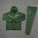 CONJUNTO NK CHAQUETA Y PANTALON HOMBRE - TIENDA DEL JUGADOR