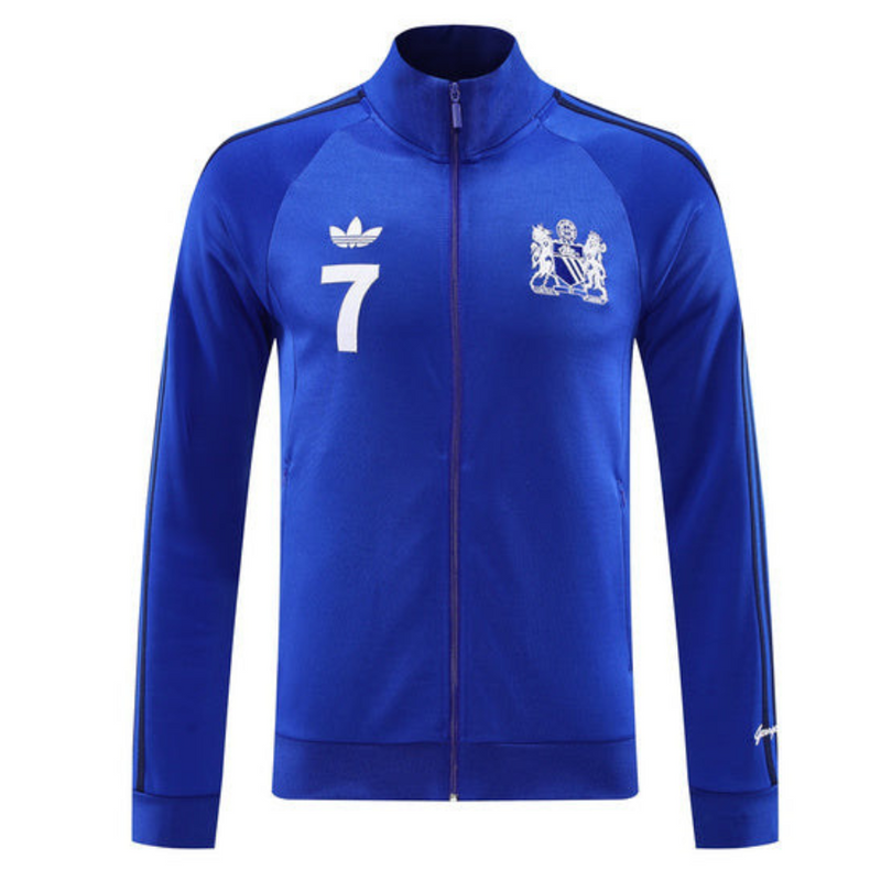Chándal Manchester United, Chándal Adidas Manchester United, Chándal George Best, Chándal Manchester United 24/25, Chándal Manchester United azul, Ropa deportiva Manchester United, Chándal oficial Manchester United, Chándal George Best Adidas, Chándal Manchester United para fanáticos, Chándal Manchester United 2024, Chándal Adidas Manchester United George Best, Chándal Manchester United 2024, Chándal deportivo Manchester United, Chándal Manchester United para entrenar, Chándal de fútbol Manchester United.

