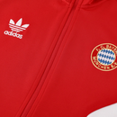Chándal FC Bayern Munich, Chándal Adidas FC Bayern Munich, Ropa deportiva Bayern Munich, Chándal de fútbol Bayern Munich, Chándal rojo Bayern Munich, Chándal Adidas AEROREADY, Chándal Adidas Bayern Munich, Ropa de fútbol Bayern Munich, Chándal deportivo Bayern Munich, Chándal Adidas Bayern Munich rojo.