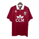 Camiseta hombre retro Albacete Balompié segunda equipación roja temporada 1994 1995 calidad 1.1 oficial, Albacete retro 1994, Camiseta Albacete roja, Camiseta antigua Albacete, Jersey Albacete vintage 94/95, Calidad 1.1 Albacete, Tienda Hincha Futbolero, La Liga clásica, Bloke Core Albacete, Regalo fútbol hombre Albacete, Camiseta Queso Mecánico retro.