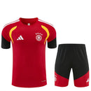 Alemania 2026, Conjunto Alemania roja, Entrenamiento Alemania 26/27, Ropa Alemania barata, Kit Alemania oficial, Calidad 1.1 Alemania, Mundial 2026, Regalo fútbol hombre, Tienda Hincha Futbolero, Germany Red Kit.