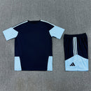 Conjunto hombre entrenamiento Selección Argentina temporada 2026 2027 camiseta y pantalón corto azul marino oficial 3 estrellas fútbol técnica transpirable mundial navy.