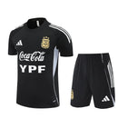 Conjunto entrenamiento hombre selección Argentina camiseta y pantalón negro temporada 2025 2026 calidad 1.1 oficial tres estrellas, Argentina 2025 entrenamiento, Conjunto Argentina negro, Chándal Argentina 25/26, Ropa entrenamiento Messi, Calidad 1.1 Albiceleste, Tienda Hincha Futbolero, Entrenamiento fútbol Argentina, Bloke Core deportivo, Pantalón entrenamiento Argentina, Regalo fútbol hombre Argentina.