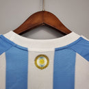Camiseta oficial de la selección de Argentina primera equipación temporada 2010 2011 retro para hombre de Tienda Hincha Futbolero, Camiseta Argentina retro, Argentina 10/11, Ropa Argentina vintage, Comprar camiseta Argentina antigua, Albiceleste, AFA, Camisetas fútbol retro, Retro Argentina 2010, Colección selección argentina.