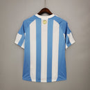Camiseta oficial de la selección de Argentina primera equipación temporada 2010 2011 retro para hombre de Tienda Hincha Futbolero, Camiseta Argentina retro, Argentina 10/11, Ropa Argentina vintage, Comprar camiseta Argentina antigua, Albiceleste, AFA, Camisetas fútbol retro, Retro Argentina 2010, Colección selección argentina.