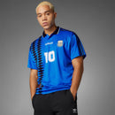 Camiseta hombre selección Argentina retro 1994 primera equipación celeste y blanca cuello polo azul calidad 1.1 oficial, Argentina 1994 retro, Camiseta Argentina polo azul, Camiseta Maradona 1994, Camiseta Argentina antigua, Calidad 1.1 retro, Tienda Hincha Futbolero, Bloke Core Argentina, Camiseta fútbol vintage, Regalo fútbol hombre Argentina, Jersey Argentina 94/95.