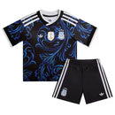 Conjunto fútbol infantil Selección Argentina temporada 2026 2027 oficial segunda equipación azul marino camiseta y pantalón corto niños técnica mundial.