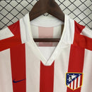 Atleti retro, Camiseta Atlético de Madrid 2002, Ropa vintage Atlético Madrid, Camiseta Centenario Atleti, Jersey histórico Atleti, Regalo fútbol hombre Madrid, Camiseta fútbol clásica, Equipación Atleti antigua, Atleti 2003 kit, Comprar camiseta retro barata.