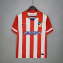 Camiseta oficial del Atlético de Madrid primera equipación temporada 2013 2014 retro para hombre de Tienda Hincha Futbolero, Camiseta Atlético de Madrid retro, Atlético 13/14, Ropa Atlético de Madrid vintage, Comprar camiseta Atleti, Colchoneros, Camisetas fútbol retro, Retro Atlético de Madrid 2014, Atleti Simeone, Colección Atlético Madrid.