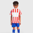 Conjunto infantil niño Atlético de Madrid primera equipación camiseta rojiblanca y pantalón azul temporada 2025 2026 calidad 1.1 oficial, Atlético de Madrid infantil 2025, Conjunto niño Atleti local, Equipación infantil Atlético 25/26, Ropa fútbol niños Atlético de Madrid, Calidad 1.1 infantil, Tienda Hincha Futbolero, Kit fútbol niños rojiblanco, Regalo fútbol infantil Atleti, Jersey Atleti kids 2026, Colchoneros kids.