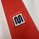 Atleti retro, Camiseta Atlético de Madrid 1982, Ropa vintage Atlético Madrid, Camiseta rojiblanca clásica, Jersey histórico Atleti, Regalo fútbol hombre Madrid, Camiseta fútbol antigua, Equipación Vicente Calderón, Atleti 80s kit, Comprar camiseta retro barata.