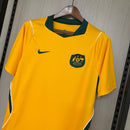 Camiseta hombre selección Australia temporada 2026 2027 primera equipación amarilla detalles verdes calidad 1.1 premium Tienda Hincha Futbolero. Australia 2026, Camiseta Australia 2027, Socceroos Jersey, Ropa Australia fútbol, Camiseta Australia amarilla, Calidad 1.1 Australia, Mundial 2026, Tienda Hincha Futbolero, Australia Home Jersey 26/27.