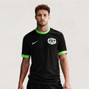 Camiseta hombre Selección Australia temporada 2025 2026 segunda equipación visitante colores oscuros escudo oficial calidad 1.1 oficial, Australia 2025, Camiseta Australia visitante, Australia Away 25/26, Camiseta oscura Australia, Camiseta barata Australia, Calidad 1.1 Australia, Copa del Mundo 2026, Tienda Hincha Futbolero, Socceroos, Bloke Core Australia.