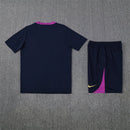 Conjunto hombre entrenamiento FC Barcelona camiseta y pantalón azul marino temporada 2025 2026 calidad 1.1 oficial, Barcelona 2025, Conjunto entrenamiento Barça, Ropa entrenamiento Barcelona azul marino, Camiseta Barcelona 25/26 entrenamiento, Calidad 1.1 Barcelona, Tienda Hincha Futbolero, La Liga 2026, Bloke Core deportivo, Regalo hombre Barça, Training kit Barcelona 2026.