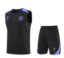 Conjunto hombre FC Barcelona entrenamiento sin mangas edición especial Kobe Bryant 2025 2026 camiseta tirantes negra detalles morados y pantalón corto oficial fútbol culé 25/26.