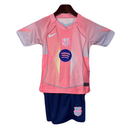 Conjunto infantil FC Barcelona edición especial 2025 2026 niños kit completo camiseta rosa y pantalón corto azul oficial fútbol niños culés 25/26 exclusivo.
