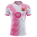 Barcelona 2026, Camiseta Barça edición especial, Camiseta blanca y rosa Barcelona, Ropa oficial Barça jugador, Jersey Barça 25/26 especial, Camiseta Barcelona Authentic, Regalo fútbol hombre Barça, Bloke Core kit, Comprar camiseta barata, Tienda Hincha Futbolero.