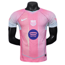 Camiseta hombre FC Barcelona temporada 2025 2026 edición especial color rosa versión jugador auténtica escudo termosellado calidad 1.1 oficial, Barcelona 2025, Camiseta Barça rosa, Barcelona 25/26 especial, Camiseta auténtica Barça, Ropa barata Barça, Calidad 1.1 Barcelona, Moda culé 2026, Tienda Hincha Futbolero, Mès que un club, Bloke Core Barcelona.