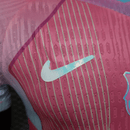 Camiseta hombre FC Barcelona temporada 2025 2026 edición especial color rosa versión jugador auténtica escudo termosellado calidad 1.1 oficial, Barcelona 2025, Camiseta Barça rosa, Barcelona 25/26 especial, Camiseta auténtica Barça, Ropa barata Barça, Calidad 1.1 Barcelona, Moda culé 2026, Tienda Hincha Futbolero, Mès que un club, Bloke Core Barcelona.