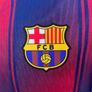 Barcelona 2026, Camiseta Barça oficial, Versión jugador Barcelona, Camiseta authentic Barça, Ropa oficial FC Barcelona, Jersey Barça 25/26, Parche La Liga, Regalo fútbol hombre Barcelona, Barça lifestyle kit, Comprar camiseta barata, Tienda Hincha Futbolero.