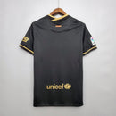 Camiseta hombre FC Barcelona temporada 2020 2021 segunda equipación negra detalles dorados retro calidad 1.1 premium Messi Tienda Hincha Futbolero. Barcelona 2020, Barcelona 2021, Camiseta Barcelona negra, Ropa Barça retro, Camiseta Barça negra y oro, Calidad 1.1 Barcelona, Messi 2021, Tienda Hincha Futbolero, Barcelona Retro Jersey 20/21 black.