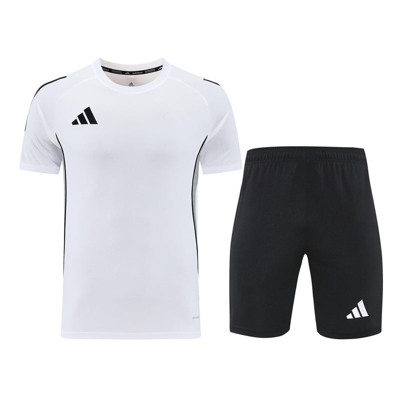 Camiseta y Pantalón Corto Adidas