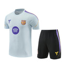 Conjunto Barcelona Entrenamiento 26/27 Camiseta Gris y Pantalón Negro