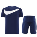 Conjunto de camiseta y pantalón corto Nike