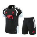 Conjunto Liverpool Entrenamiento 26/27 Camiseta y Pantalón Negro