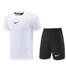 Conjunto de camiseta y pantalón corto Nike