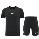 Conjunto de camiseta y pantalón corto Nike