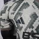 POLO BAYERN MUNICH EDICIÓN ESPECIAL 25/26 HOMBRE (VERSIÓN JUGADOR)