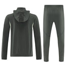 CHÁNDAL REAL MADRID CON CHAQUETA CORTAVIENTO Y PANTALÓN 25/26 HOMBRE