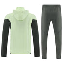 CHÁNDAL REAL MADRID CON CHAQUETA CORTAVIENTO Y PANTALÓN 25/26 HOMBRE