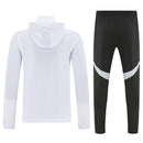 CHÁNDAL REAL MADRID CON CHAQUETA CORTAVIENTO Y PANTALÓN 25/26 HOMBRE