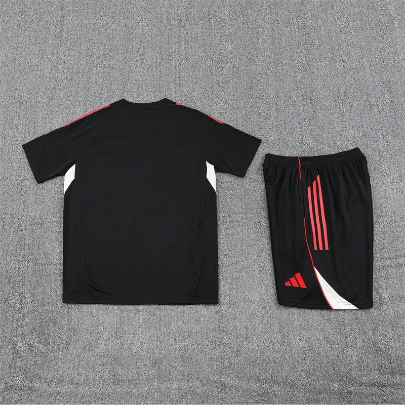 LIVERPOOL CONJUNTO ENTRENAMIENTO 25/26 HOMBRE