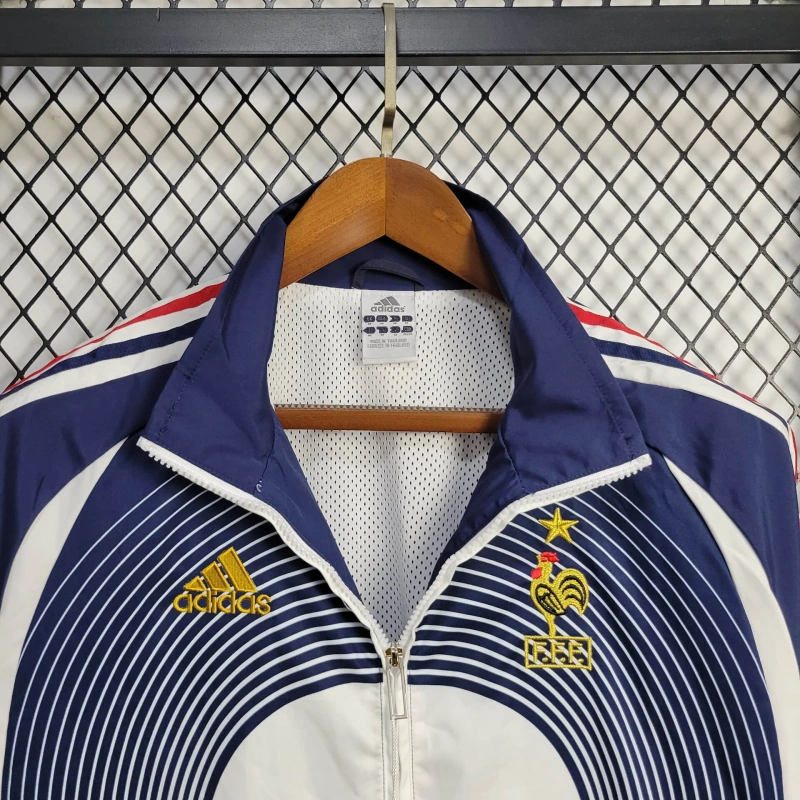 CHAQUETA CORTAVIENTOS FRANCIA RETRO ✅