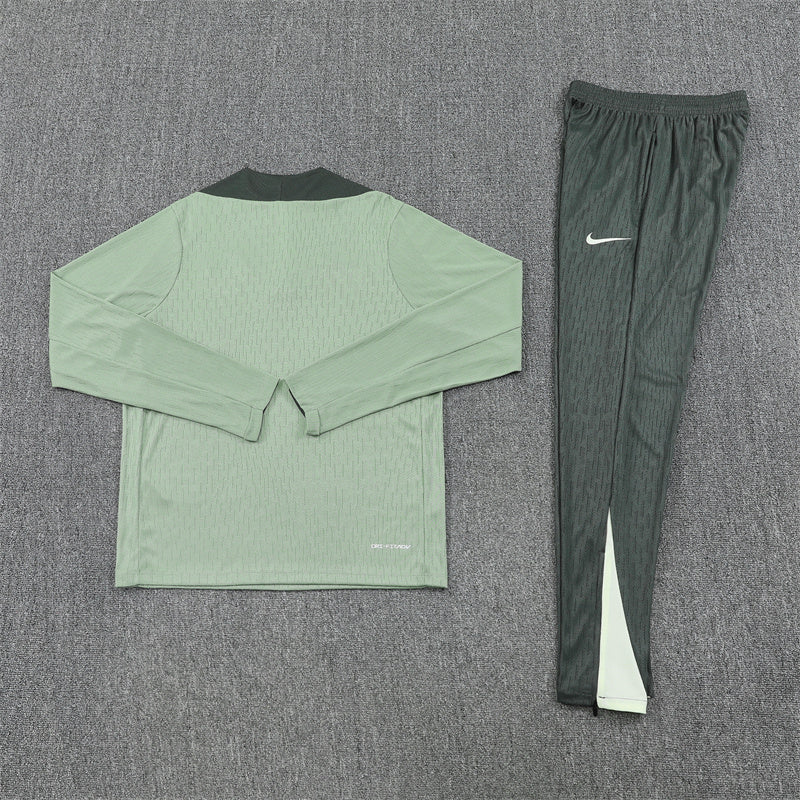 CONJUNTO LARGO CHELSEA ENTRENAMIENTO 25/26 HOMBRE