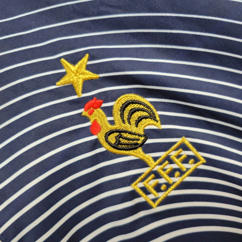 CHAQUETA CORTAVIENTOS FRANCIA RETRO ✅