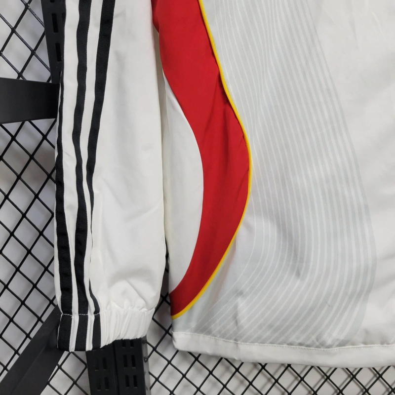 CHAQUETA CORTAVIENTOS ALEMANIA RETRO ✅
