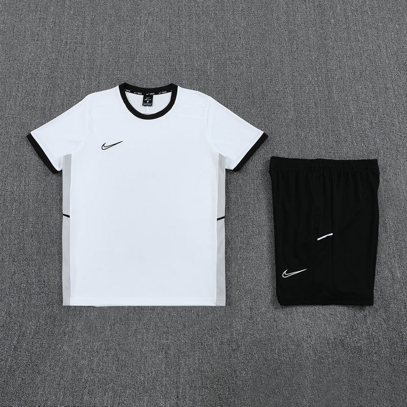Camiseta y Pantalón Corto Nike