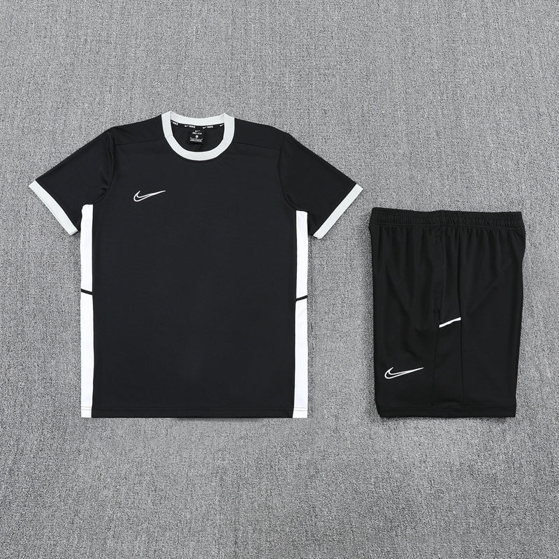 Camiseta y Pantalón Corto Nike