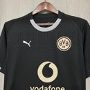 Camiseta Borussia Dortmund edición especial 100 años 2026 2027 hombre negra blackout de colección calidad 1.1 premium Tienda Hincha Futbolero BVB Centenary Jersey, Camiseta Borussia Dortmund 2026, Jersey BVB negro, Camiseta Dortmund 100 años, Equipación especial Borussia 26/27, Comprar camiseta blackout Dortmund, Calidad 1.1 premium, BVB oficial Alemania, Fútbol alemán 2026, Camiseta centenario Dortmund.