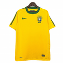 Camiseta hombre selección de Brasil mundial 2010 primera equipación amarilla retro calidad 1.1 premium canarinha Tienda Hincha Futbolero. Brasil 2010, Camiseta Brasil retro, Ropa Brasil mundial, Camiseta Brasil 2010 amarilla, Calidad 1.1 Brasil, Canarinha Vintage Gear, Tienda Hincha Futbolero, Brazil Retro Jersey 2010.