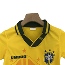 Conjunto infantil retro selección Brasil 1994 primera equipación amarilla y azul calidad 1.1 premium época Romario Bebeto tetracampeón oficial, Brasil infantil retro, Conjunto niño Brasil 1994 amarillo, Ropa selección Brasil niños retro, Equipación Brasil junior 94, Calidad 1.1 infantil, Tienda Hincha Futbolero, Regalo niño Brasil fútbol, Camiseta amarilla Brasil niño retro, Brazil Kids Retro 1994 Kit.