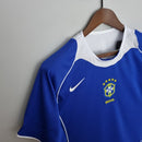 Camiseta oficial de la selección de Brasil segunda equipación temporada 2004 2006 color azul retro para hombre de Tienda Hincha Futbolero, Camiseta Brasil retro, Brasil 2004, Ropa Brasil vintage, Comprar camiseta Brasil azul, Canarinha, Camisetas fútbol retro, Retro Brasil 2006, Jogo Bonito, Colección selección brasileña.