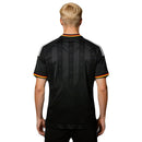 Alemania 2026, Camiseta Alemania 2026 negra, Ropa oficial selección Alemania, Camiseta Adidas Alemania, Jersey Alemania oficial negro, Regalo fútbol hombre Alemania, Camiseta negra Alemania especial, Equipación Mannschaft 2026, Alemania lifestyle kit, Comprar camiseta Alemania barata