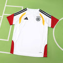 Alemania 2026, Camiseta Alemania blanca, Entrenamiento Alemania 26/27, Ropa Alemania barata, Jersey Alemania oficial, Calidad 1.1 Alemania, Mundial 2026, Regalo fútbol hombre, Tienda Hincha Futbolero, Germany Training Shirt.