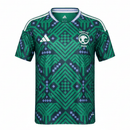 Camiseta Arabia Saudita primera equipación 2026 2027 hombre verde versión hincha calidad 1.1 premium Tienda Hincha Futbolero Saudi Arabia Home Jersey, Camiseta Arabia Saudita 2026, Saudi Arabia Home Jersey, Camiseta verde Arabia Saudita, Equipación Arabia Saudita hombre, Comprar jersey Arabia Saudita 2026, Calidad 1.1 premium, SAFF oficial, Jersey Halcones Verdes mundial, Ropa de fútbol Arabia.