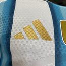 Camiseta hombre Selección Argentina temporada 2025 2026 color azul y blanca manga larga oficial versión jugador fútbol técnica transpirable 3 estrellas.